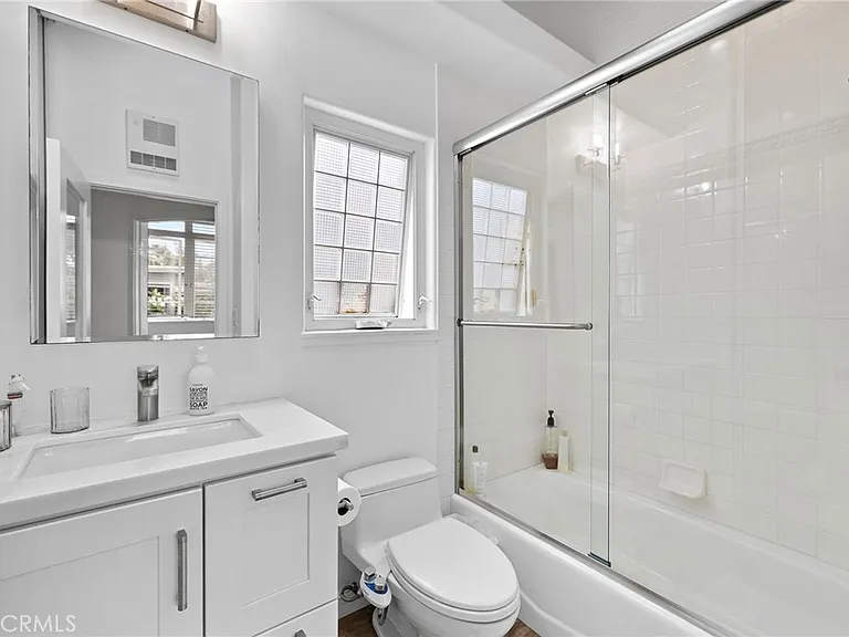 2609 Victoria Dr — Photo 14