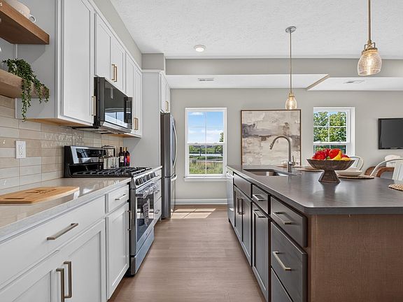 5th image of 445 Harbor Ln