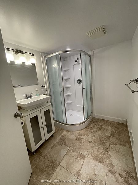 Kitchener House for rent - 2 Bedrooms — photo 6