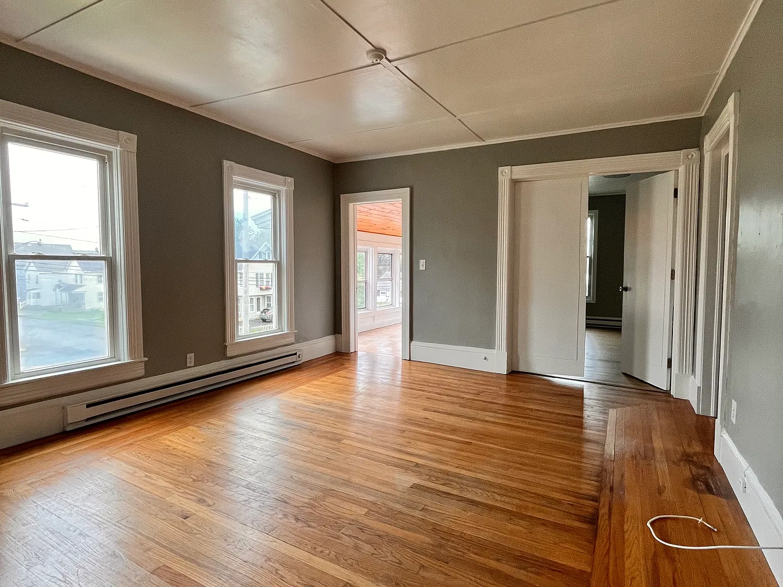 3 bed, 1155 sqft, $1,300 — Photo 3