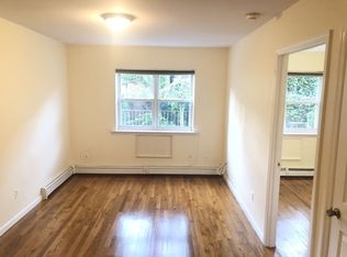 2820 41st St #2, Astoria, NY 11103