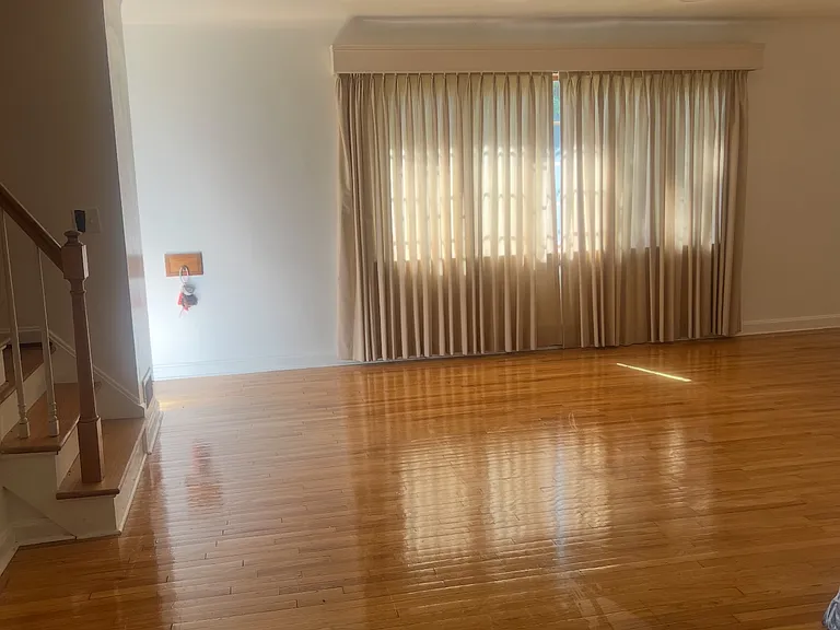 1216 Anderson Ferry Rd — Photo 3