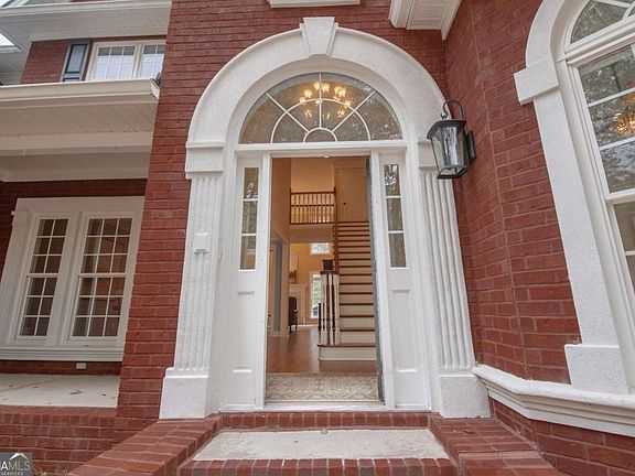 2nd image of 1221 Knob Creek Dr