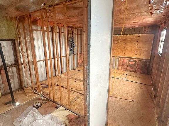 4th image of 119 Dogwood St SE