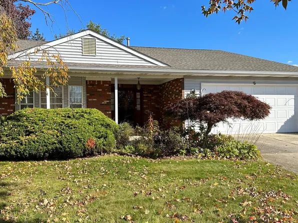 5 Lantern Ct, Columbus, NJ 08022