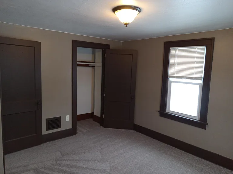 739 King St — Photo 12
