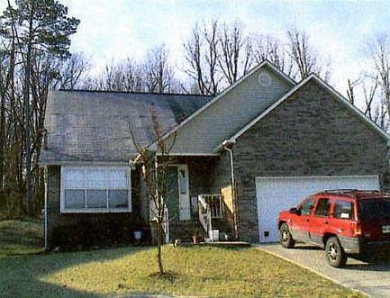 2nd image of 512 Parkstone Ln