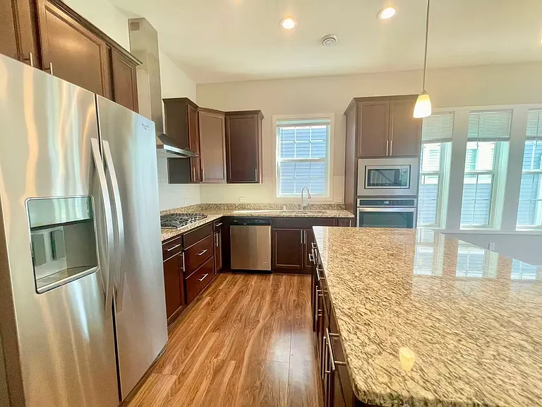 8118 Balsam Ln N — Photo 10