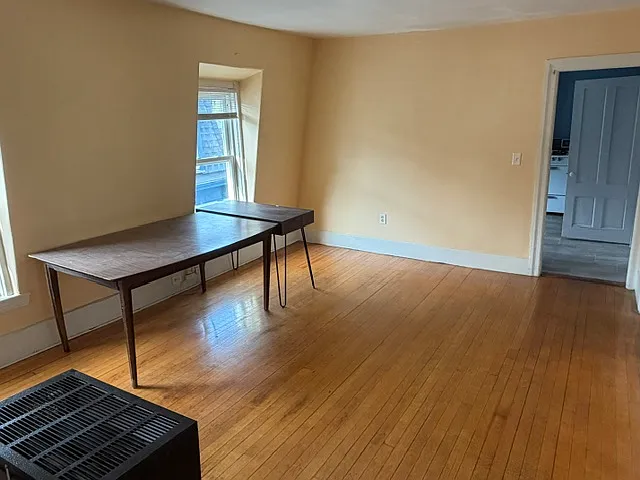 3 bed, 1068 sqft, $1,750 — Photo 2