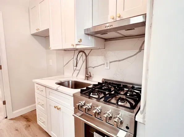 3025-35 Kennedy Boulevard image 1 of 12