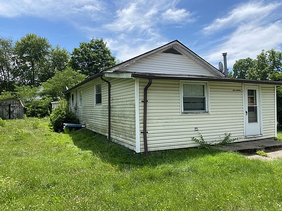 3rd image of 17 S Park Dr