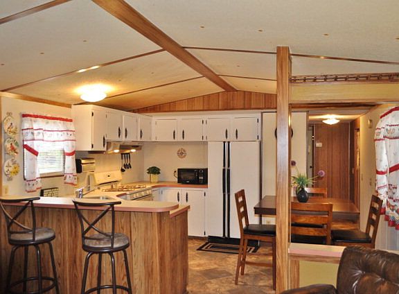 5th image of 221 Kathleen Dr