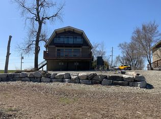1060 Snug Harbor Rd, Portage Des Sioux, MO 63373