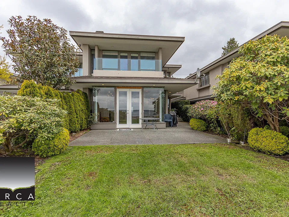 2424 Bellevue Ave