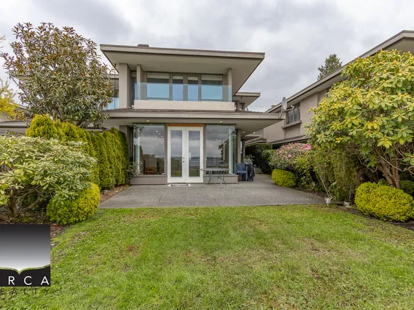 2424 Bellevue Ave, West Vancouver, BC V7V 1E2