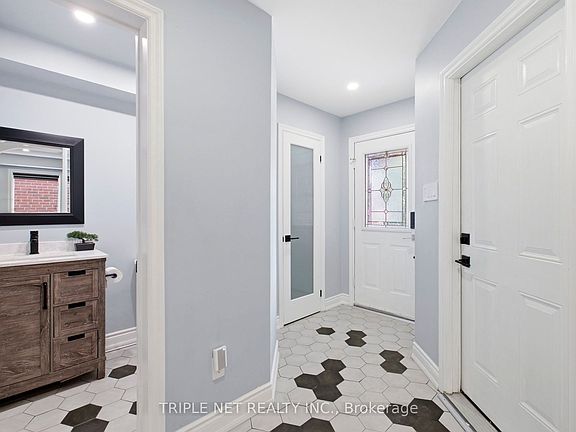 2nd image of 198 Purcell Cres