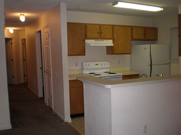 Kitchen / Hall