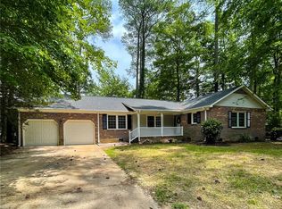 302 Whispering Pine Dr, Yorktown, VA 23692