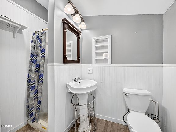 4th image of 100 S Main St #4