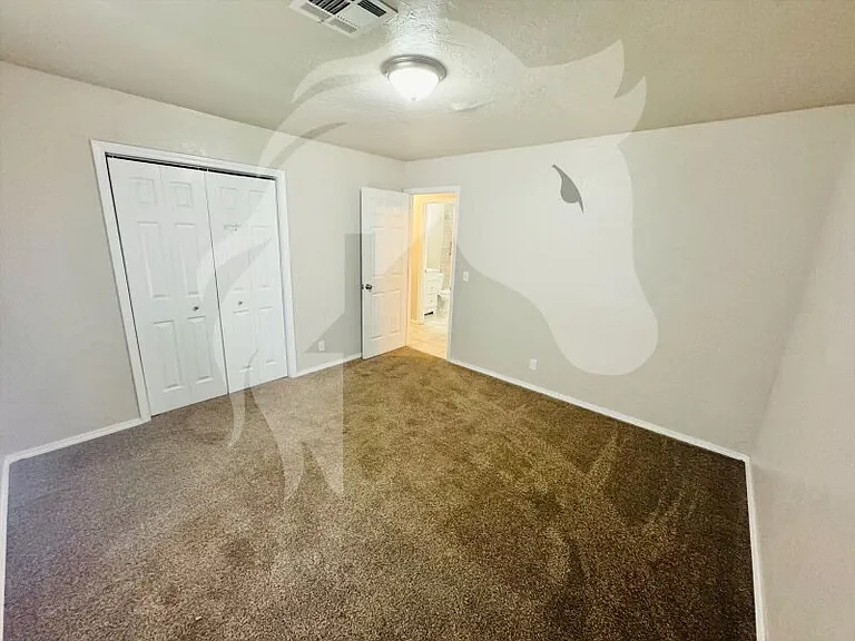 2505 Madison Ave #9 — Photo 4