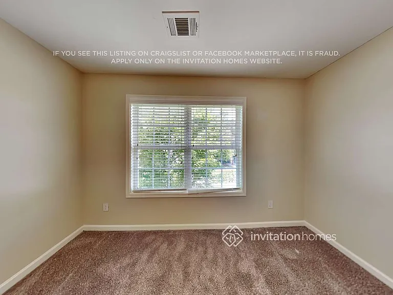 2450 Freemont St — Photo 17