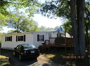 27 Mead St, Coventry, RI 02816