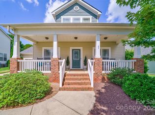 8509 Castle Cliff Dr, Matthews, NC 28105