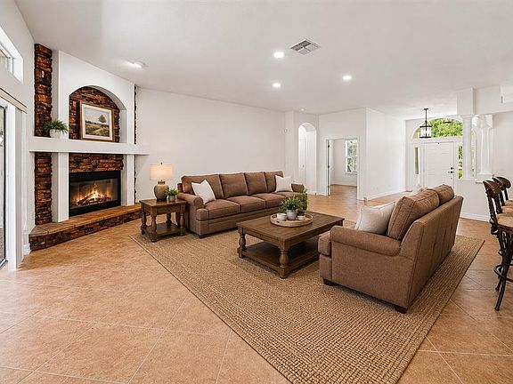3rd image of 6913 Colley Rd