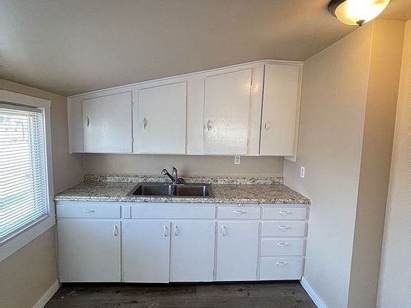 5th image of 508 9th St APT 1