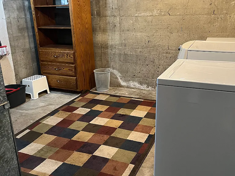 480 N 700 W — Photo 16