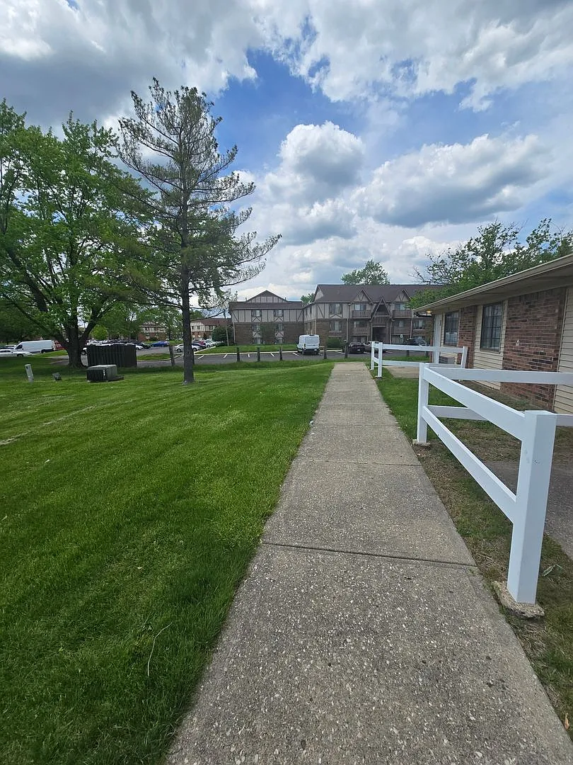 742 Loews Blvd — Photo 2