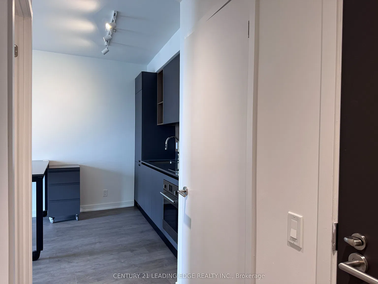 2 bed, $2,000 — Photo 4