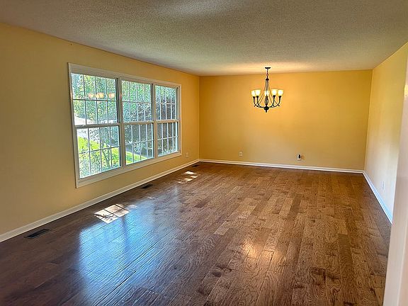Formal Living/ Dining Empty
