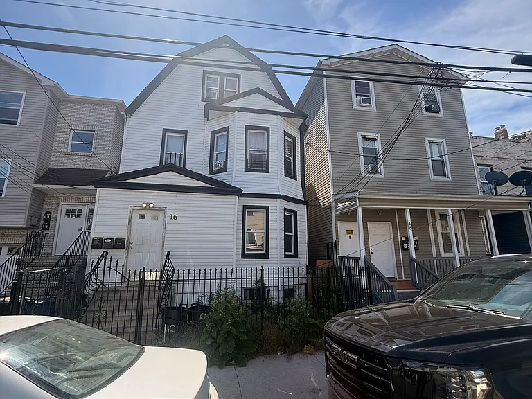 16 Willoughby St #1 — Photo 1