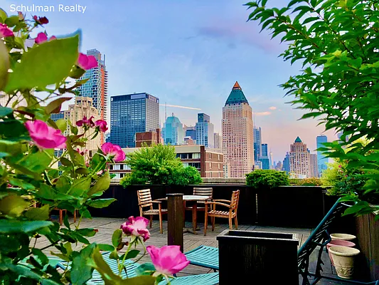 Sold by Schulman Realty LLC | media 16