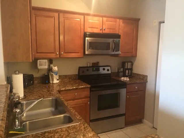 2 bed, 1223 sqft, $2,600 — Photo 2
