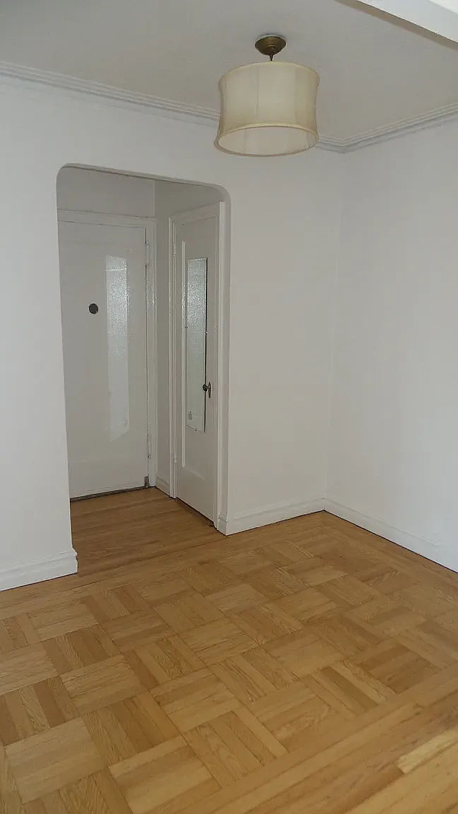 250 West 24th Street — Photo 3