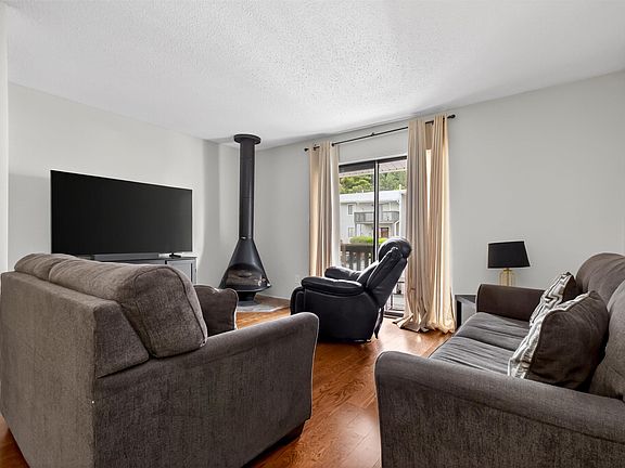 3rd image of 308 Woodland Vlg Unit 308