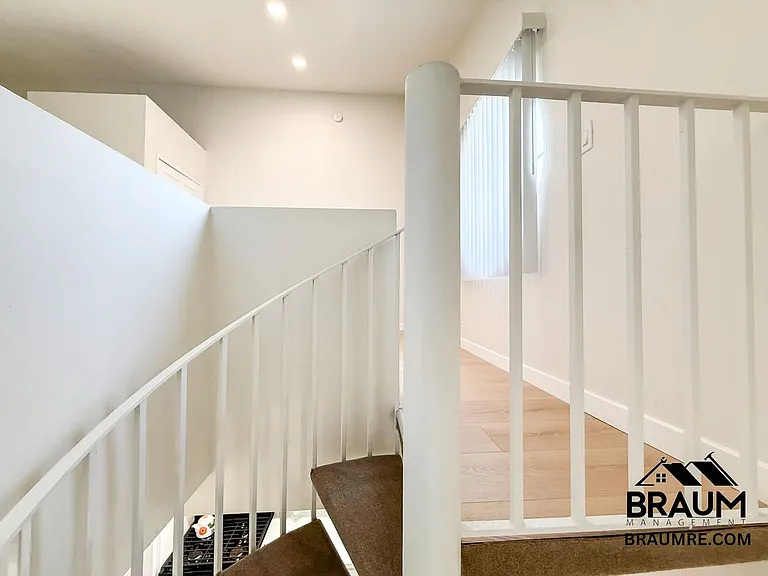 4404 Stern Ave — Photo 13