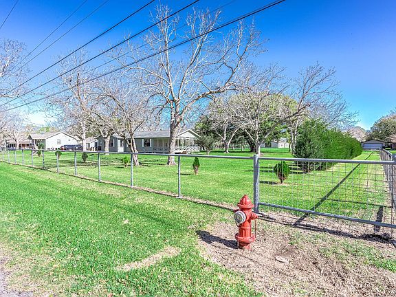 5th image of 2474 Gates Rd