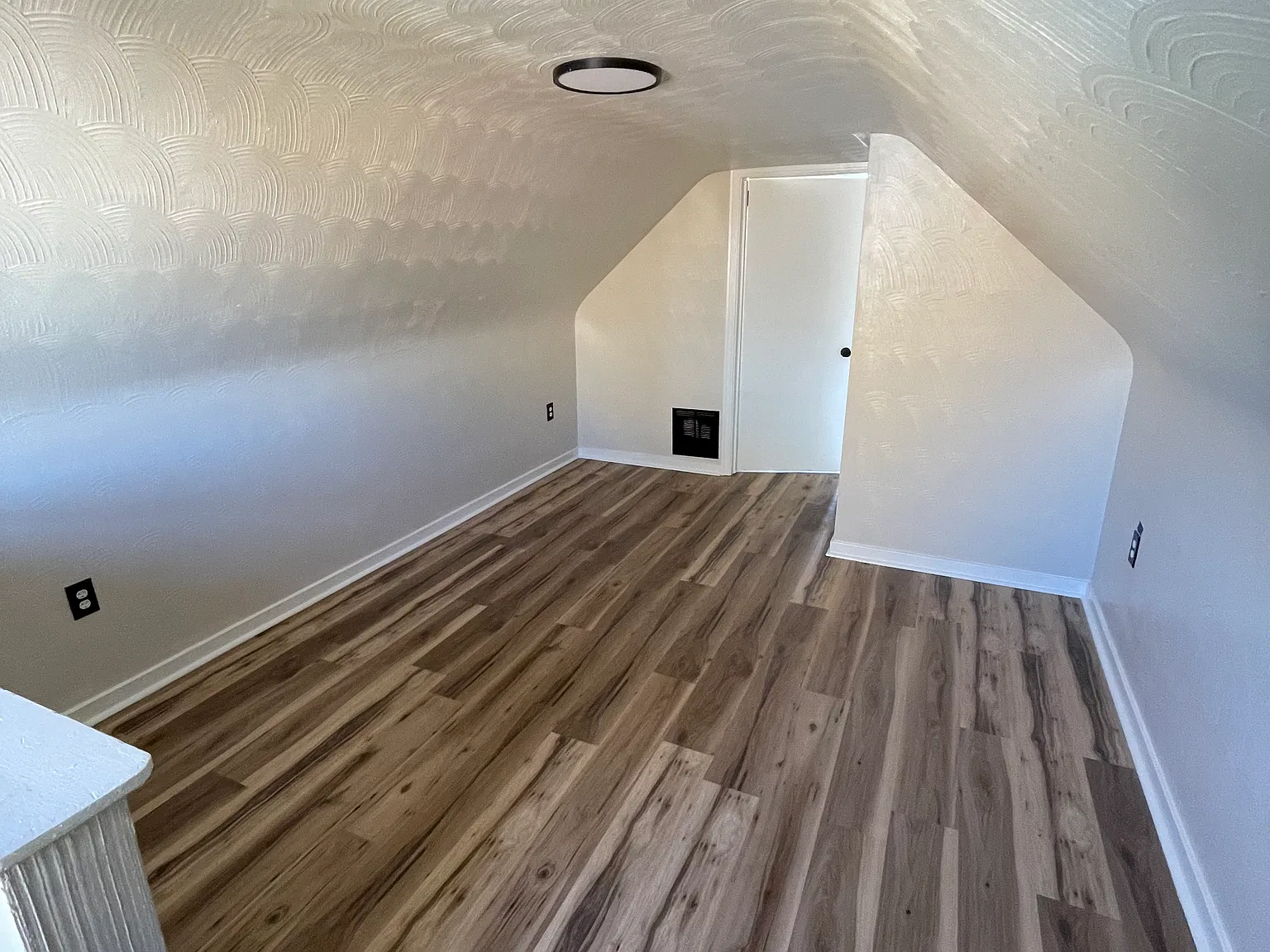 4 bed, 966 sqft, $1,450 — Photo 3