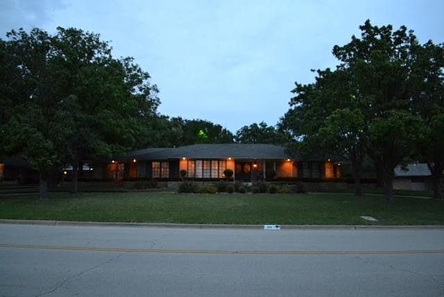 1st image of 6711 Meadowcreek Dr