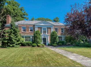 18001 Shaker Blvd, Shaker Heights, OH