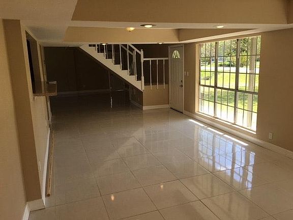 2nd image of 626 Oakdale Ave