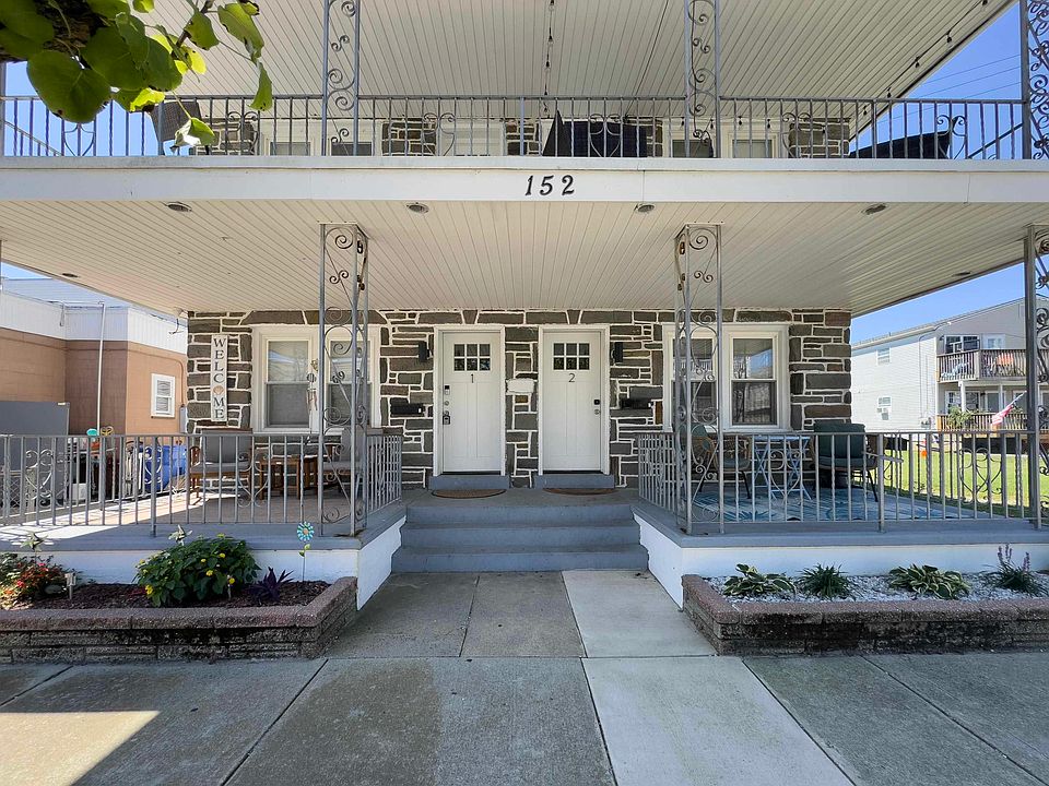 1st image of 152 E Davis Ave #102