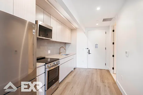 Rented by EXR | media 7