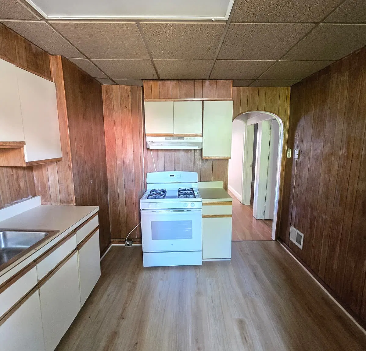 3 bed, 1000 sqft, $2,250 — Photo 2