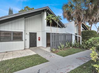 100 Sparrow Dr #20-1, West Palm Beach, FL 33411
