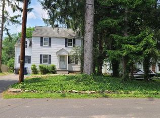 9 Willow Rd, Lawrence Township, NJ 08648