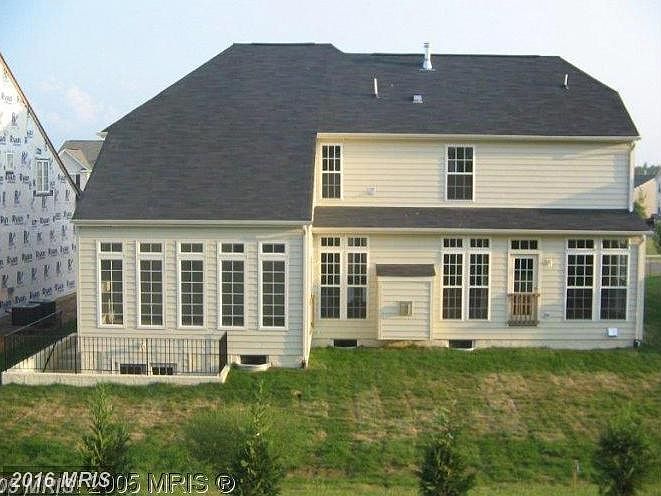 Exterior (Rear)